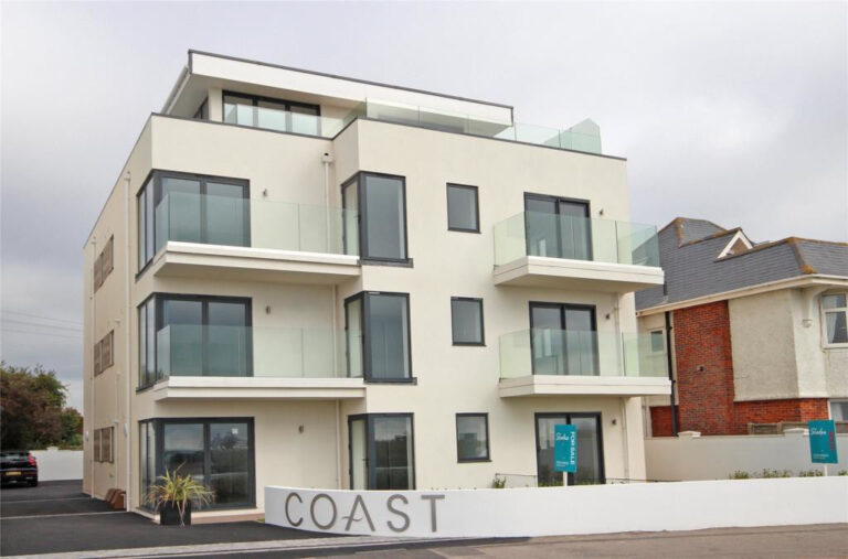 Recently constructed luxury, modern new build apartment complex in Southbourne, including a duplex penthouse, with large windows overlooking the Bournemouth sea-front - a construction project by Baron.